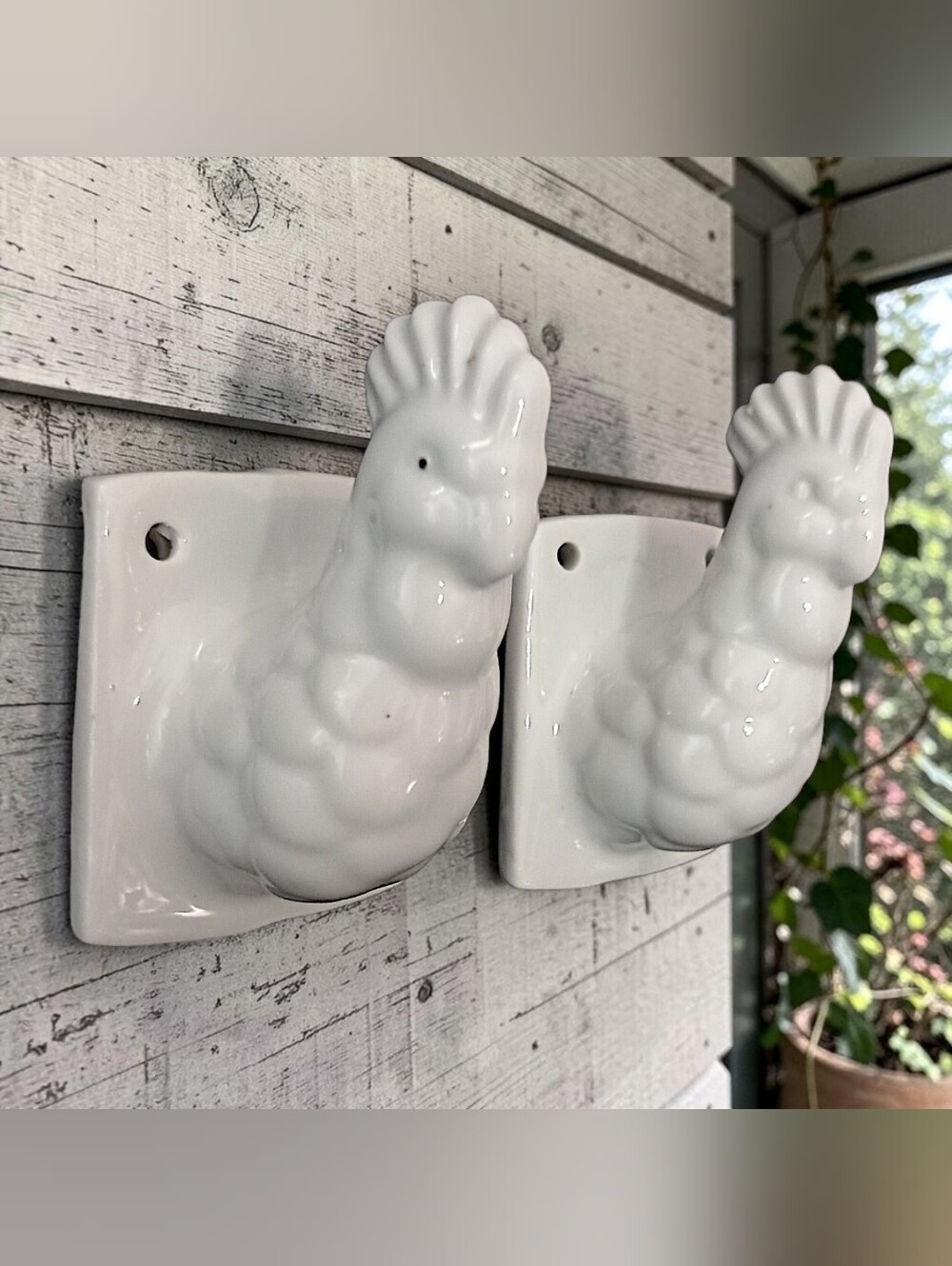 2 Vtg Rooster Wall Hooks Ceramic White Farmhouse‎ Chicken Coat Hat Towel Rustic